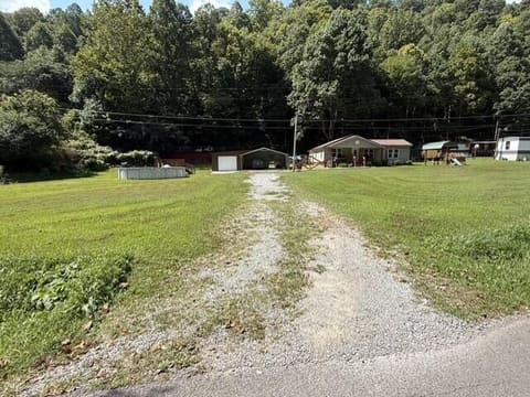 126 Feds Creek Dicks Fork, Fedscreek, KY 41524 — photo 3