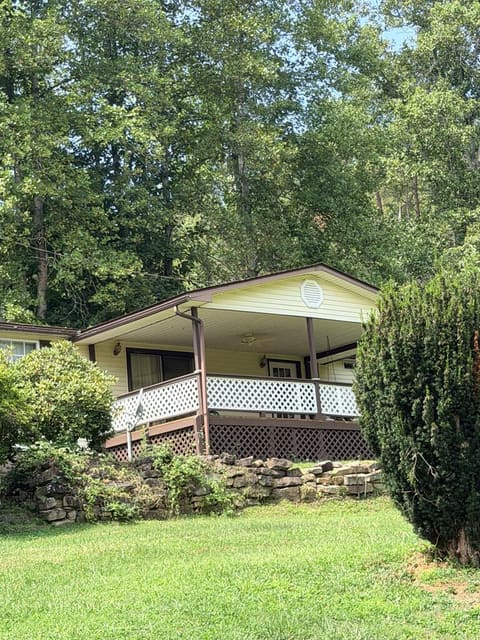 107 Ross Branch, Flat Gap, KY 41219 — photo 2