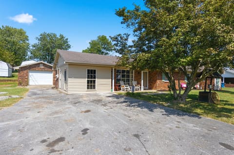 419 Bohon Road, Harrodsburg, KY 40330 — photo 2