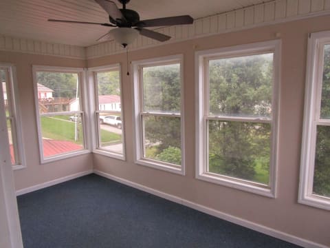 307 Cardinal Court, Irvine, KY 40336 — photo 4