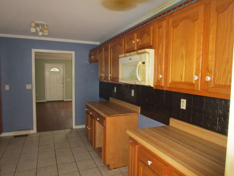 307 Cardinal Court, Irvine, KY 40336 — photo 5