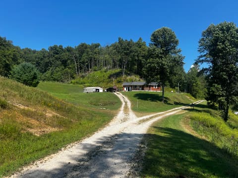 523 King Branch Road, Campton, KY 41301 — photo 4