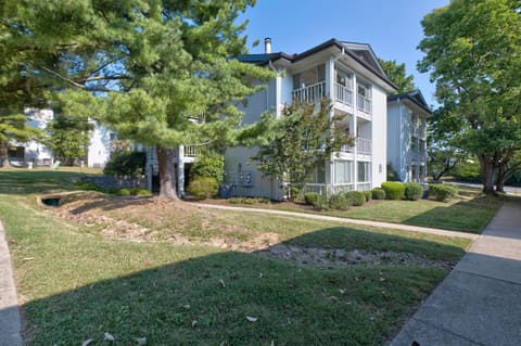 395 Redding Road 242, Lexington, KY 40517 — photo 2