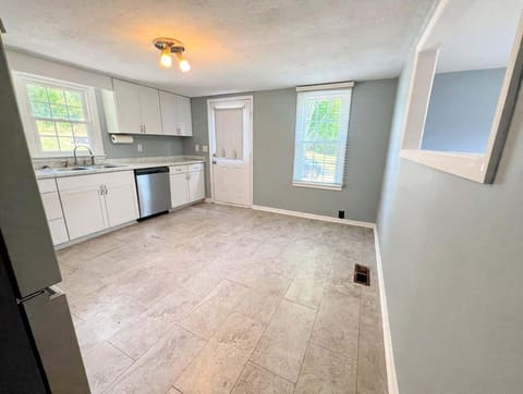 380 J C Kelly Road, Hopkinsville, KY 42240 — photo 5