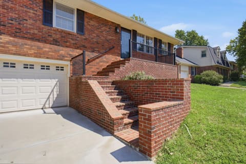3385 Fraserdale Drive, Lexington, KY 40503 — photo 2