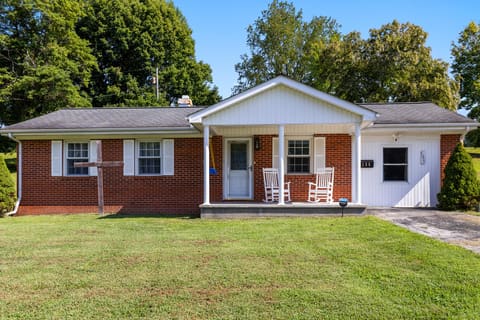 135 Shawnee Drive, Vanceburg, KY 41179 — photo 2
