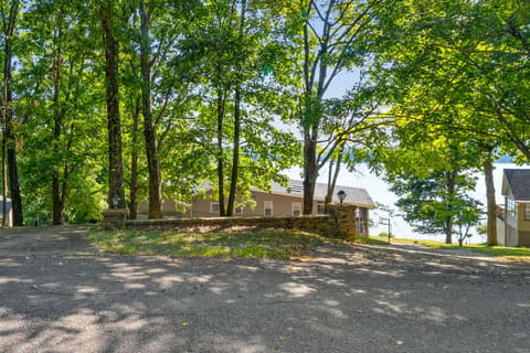 285 Bayview Drive, Eddyville, KY 42038 — photo 3