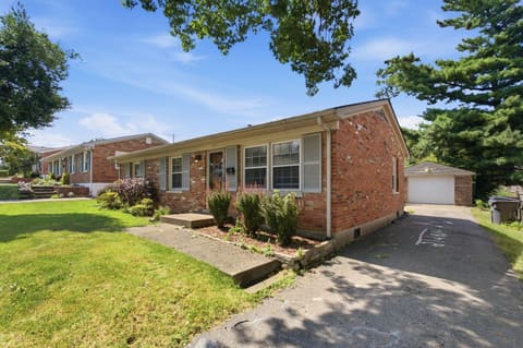 2157 Azalea Drive, Lexington, KY 40504 — photo 2