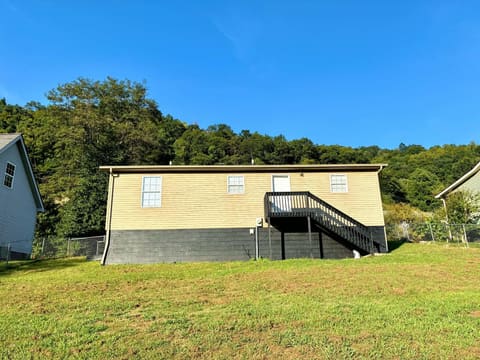 140 140 Station Ln Lane, Harlan, KY 40831 — photo 5
