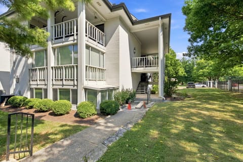 395 Redding Road 213, Lexington, KY 40517 — photo 2