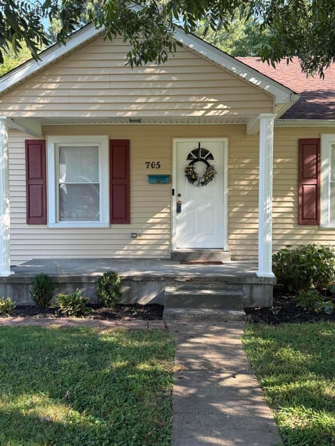 705 W Housman Street, Mayfield, KY 42066 — photo 2