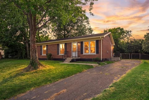 1893 Radcliffe Court, Lexington, KY 40505 — photo 2