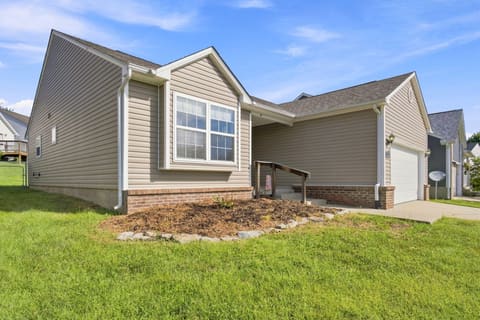 105 Robert M Green Boulevard, Frankfort, KY 40601 — photo 2