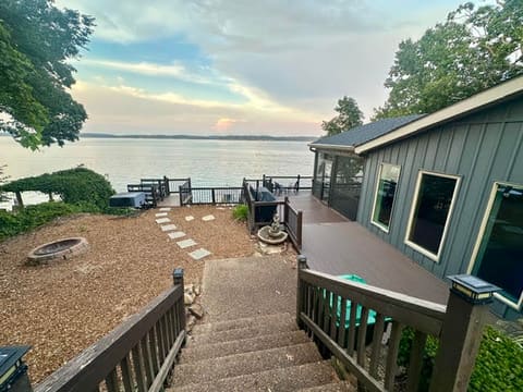 394 Knottingham Drive, Gilbertsville, KY 42044 — photo 2