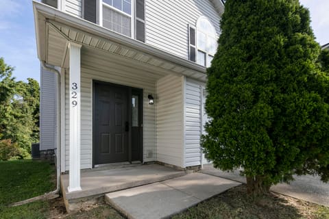 329 Shadow Glen Court, Lexington, KY 40509 — photo 2