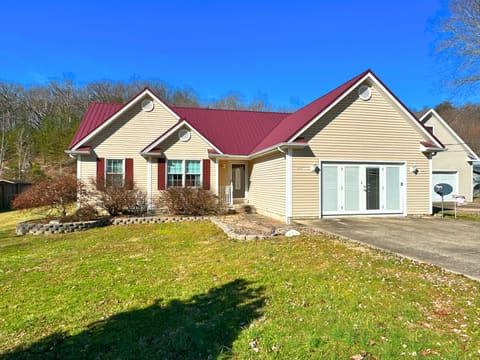 829 Boone Creek Road, Stanton, KY 40380 — photo 2