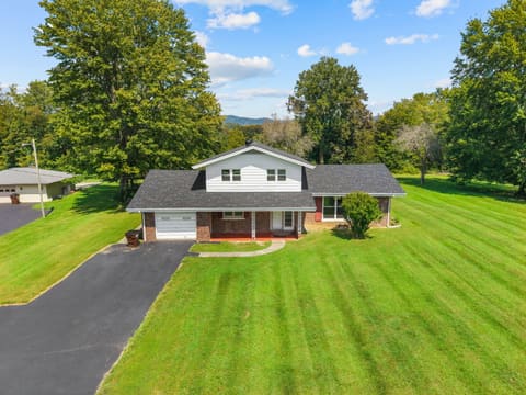884 Maple Street, Stanton, KY 40380 — photo 4