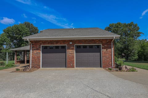 390 Windy Hills Circle, Calvert City, KY 42029 — photo 4