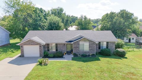 1113 Tara Way, Lawrenceburg, KY 40342 — photo 2