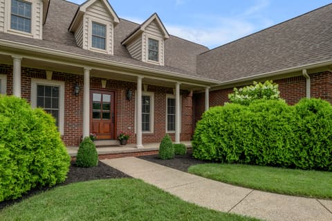 1013 Bluegrass Road, Versailles, KY 40383 — photo 3