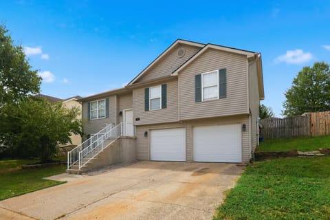 118 S Bold Forbes Boulevard, Georgetown, KY 40324 — photo 2