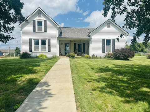 335 Shewmaker Lane, Harrodsburg, KY 40330 — photo 2