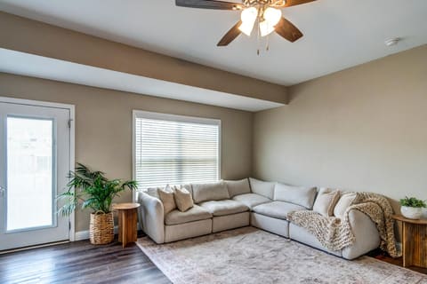549 Sapphire Drive, Berea, KY 40403 — photo 2