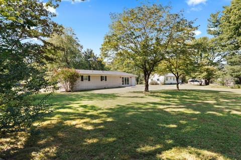 156 W 3rd Avenue, Calvert City, KY 42029 — photo 3