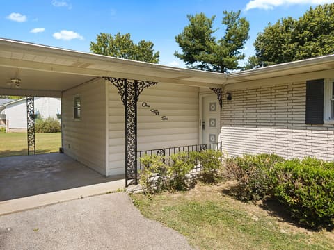 156 W 3rd Avenue, Calvert City, KY 42029 — photo 4