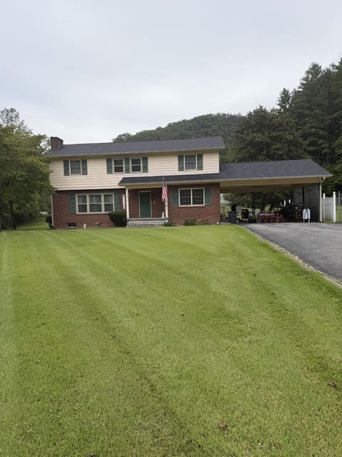 2511 S Lake Drive, Prestonsburg, KY 41653 — photo 2