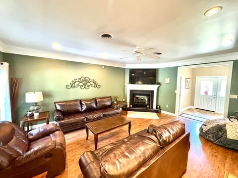 4512 U.S. 119, Wallins, KY 40873 — photo 2