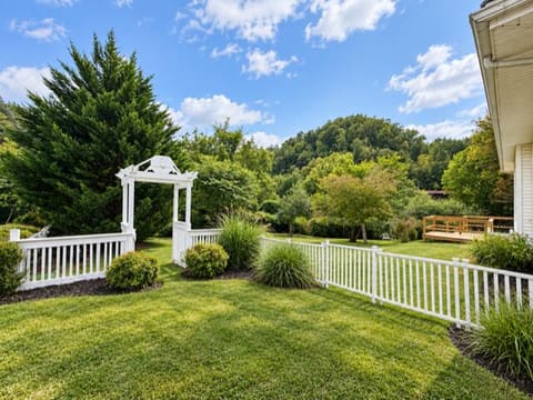 374 S Arnold Avenue, Prestonsburg, KY 41653 — photo 5
