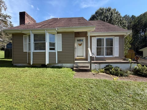8 Castleford Way, Middlesboro, KY 40965 — photo 2