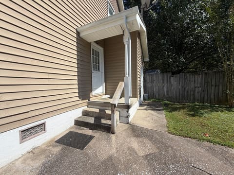 8 Castleford Way, Middlesboro, KY 40965 — photo 5