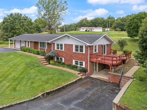 425 Parker Memorial Drive, Olive Hill, KY 41164 — photo 2